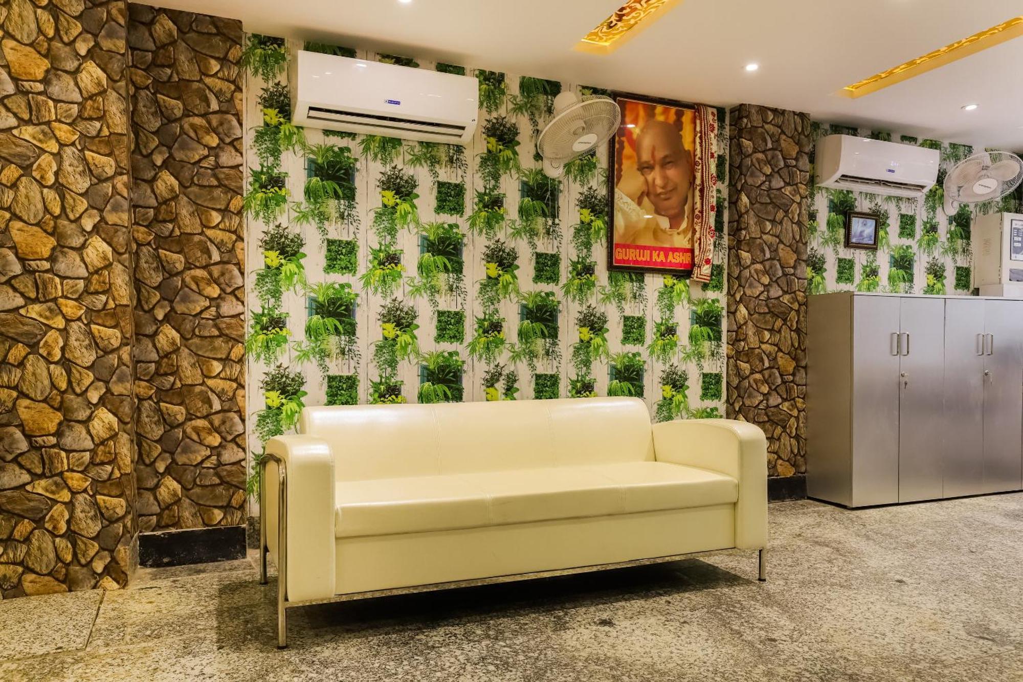 Hotel O New Tech India Delhi  Exteriör bild