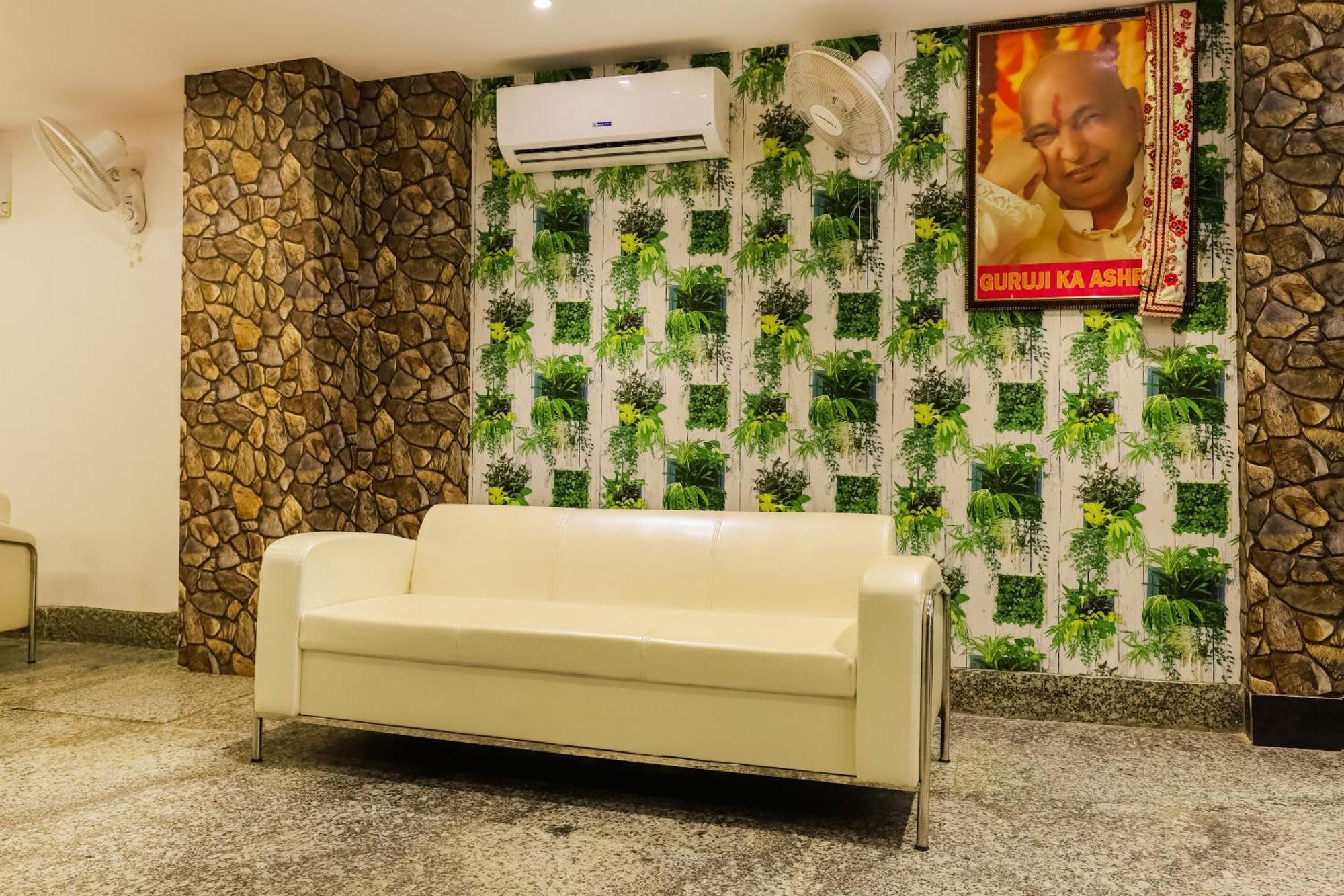Hotel O New Tech India Delhi  Exteriör bild